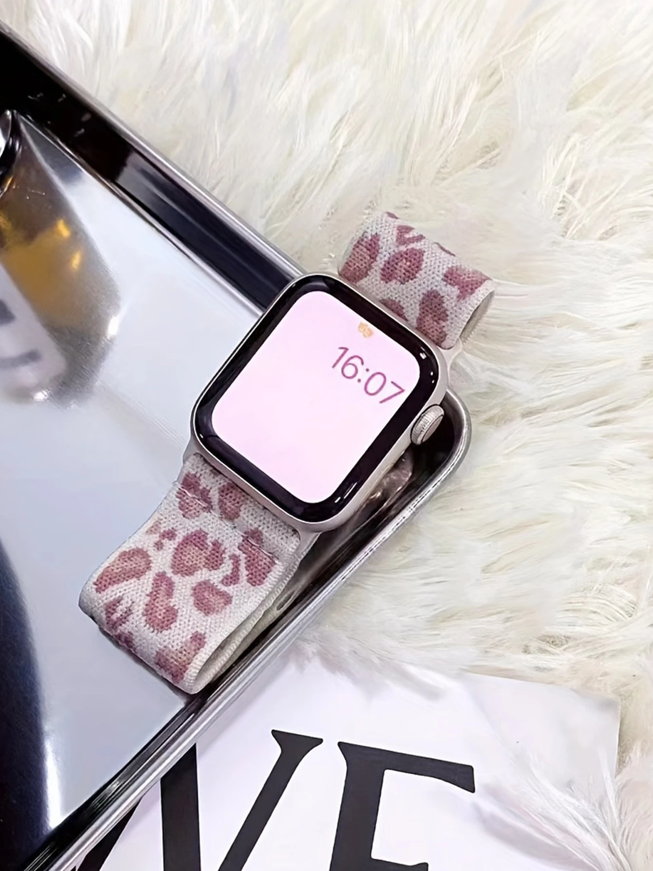 Cinturino in nylon chic con stampa leopardata per Apple Watch serie 9/8/7/6/5/4/3/2/SE, compatibile con 38/40/41 mm e 42/44/45/49 mm