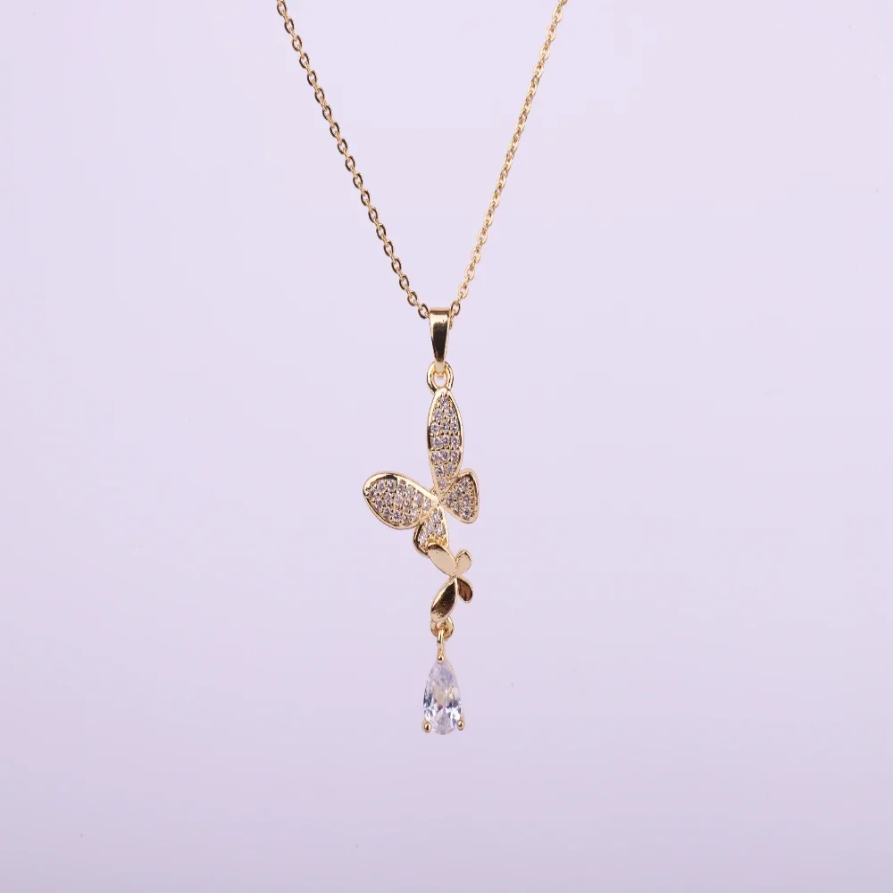 Retro Butterfly Zircon Pendant Necklace for Women - Elegant Jewelry Decoration, Fashionable Collarbone Chain, Micro Inlaid Desig