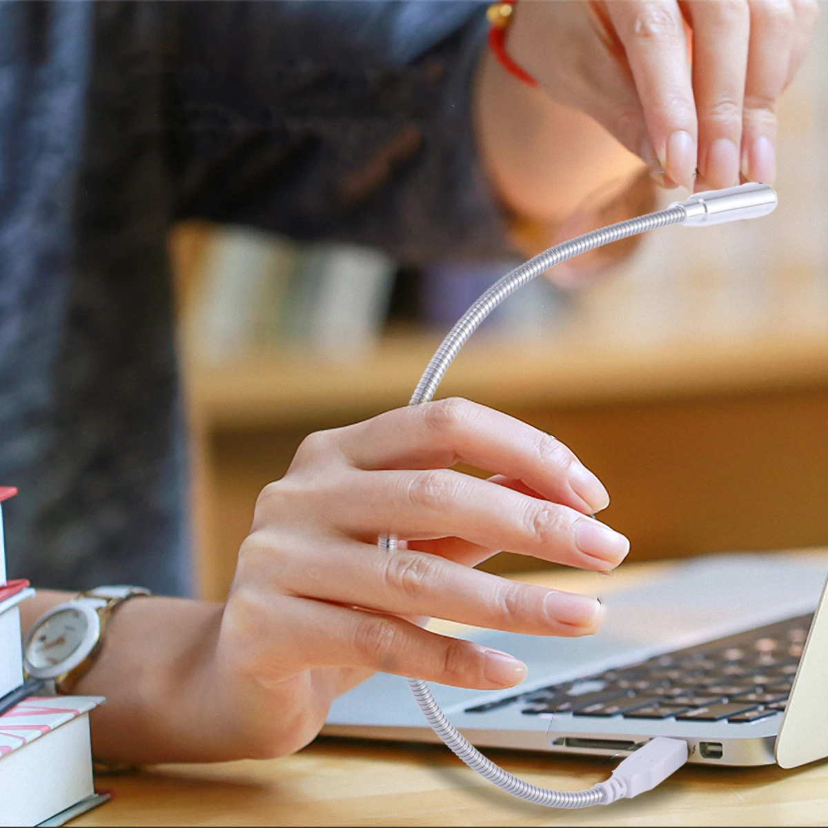 

4pcs Keyboard Flexible Gooseneck Reading Light Protection Lights USB Reading Lamp for Laptop Flexible Gooseneck Portable