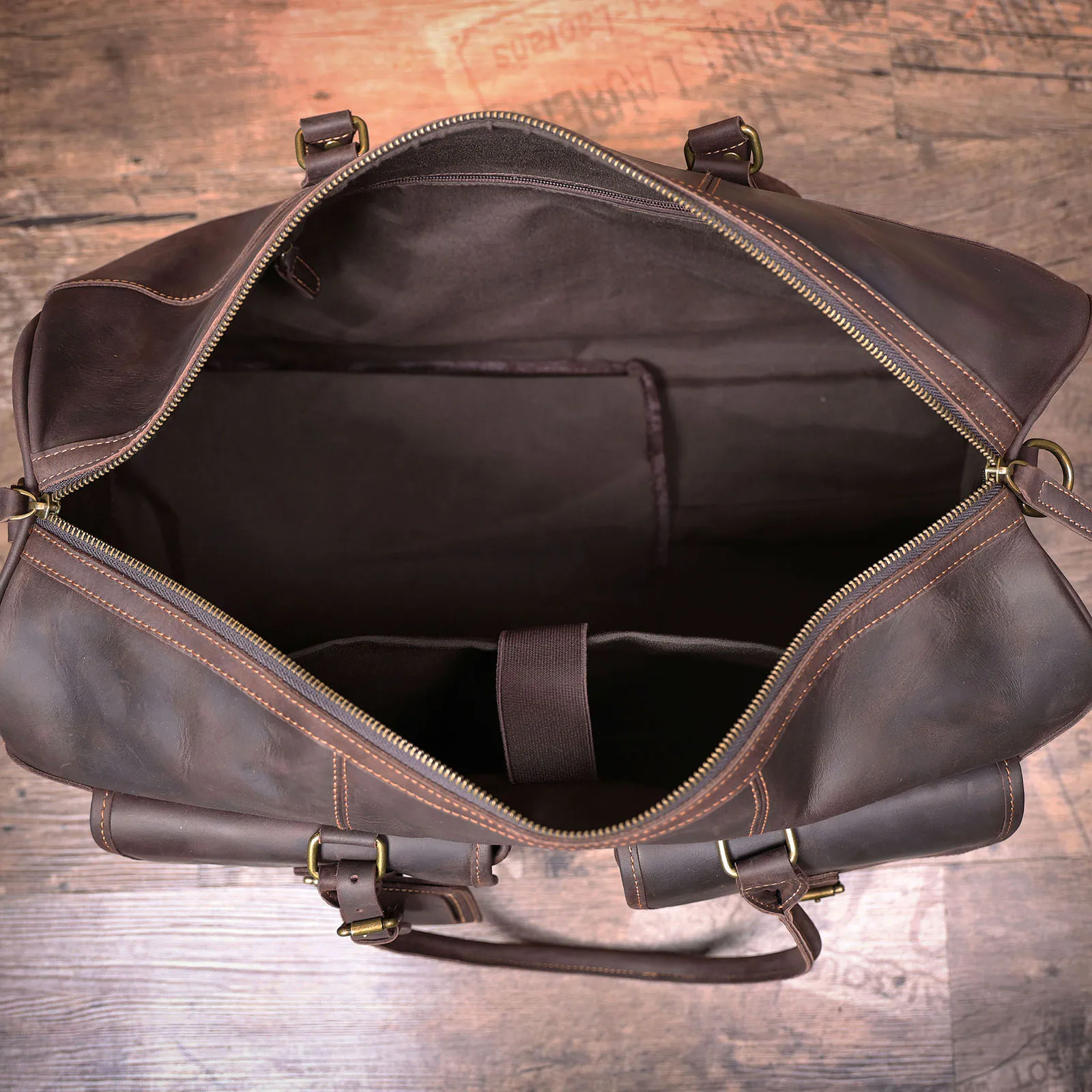 S.WORKER Vintage Echtleder-Reisetasche aus Crazy-Horse-Rindsleder, handgefertigte Weekender-Tasche, Sporttasche – Detail 22