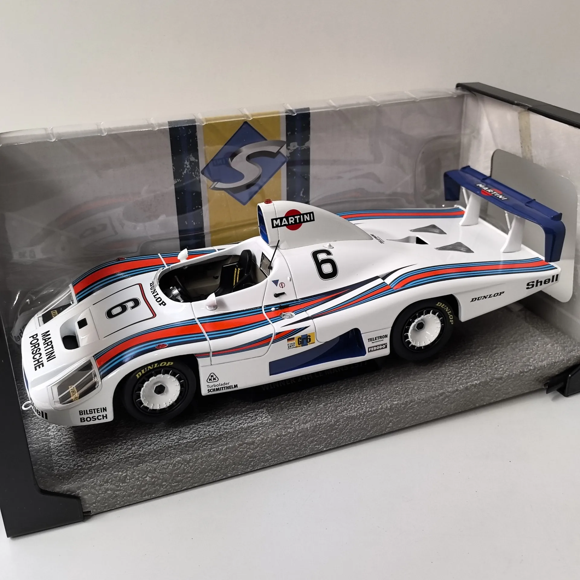 Diecast SOLIDO 1/18 Scale PORSCHE 936 1977 #6 Porsche Racing Alloy Car Model - view 3