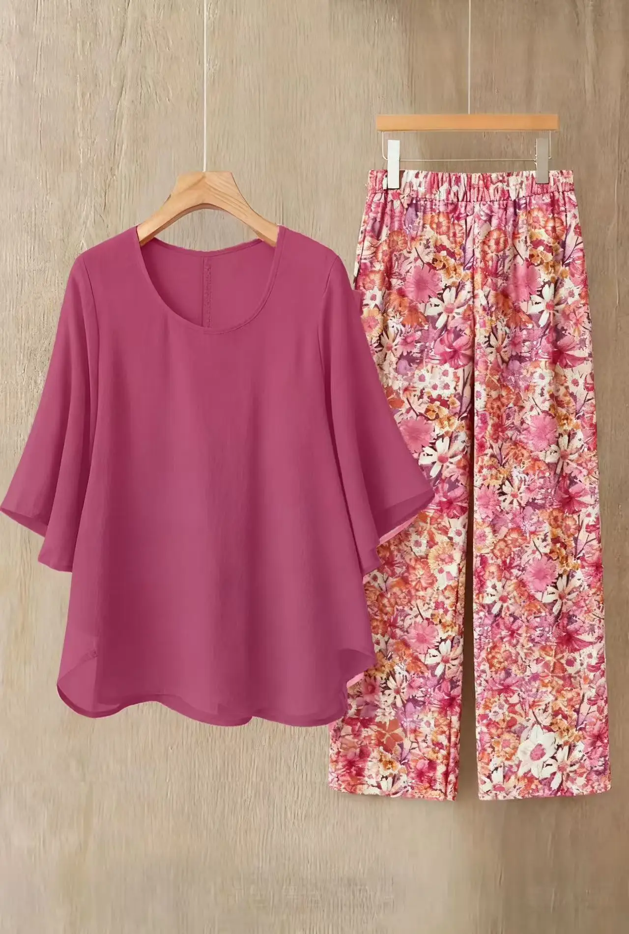 Abito Boho Chic taglie forti: camicetta elegante con maniche fluide e palazzos floreali, set da salotto alla moda da donna per gita