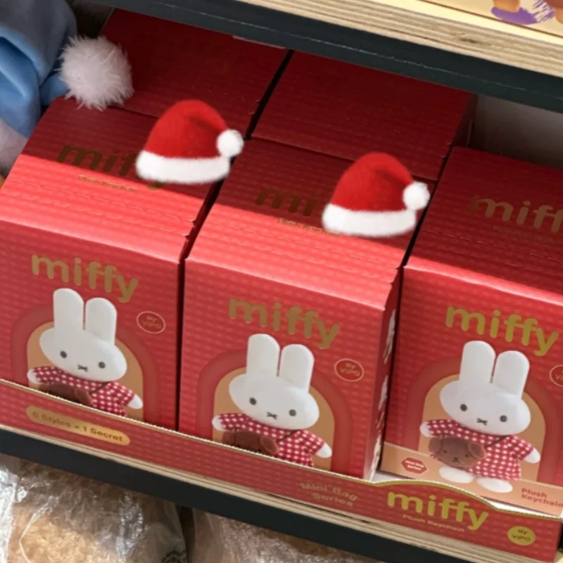 

В наличии: Оригинальный кулон Miffy Rabbit Travel Series, модная кукла-сюрприз, украшение для рюкзака, настольная коллекционная фигурка, игрушка