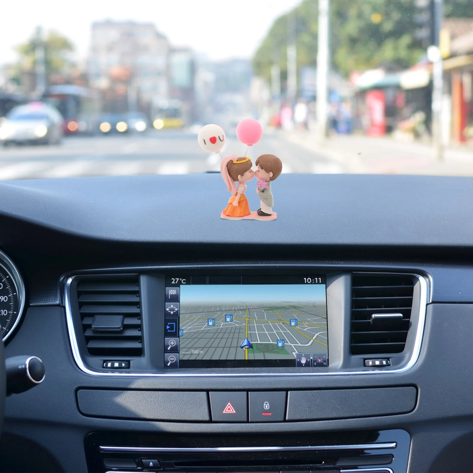 

Car Dashboard Ornament Wedding Couple Resin Craft Car Interior Decoration Romantic Love Couple Statue Home Decor