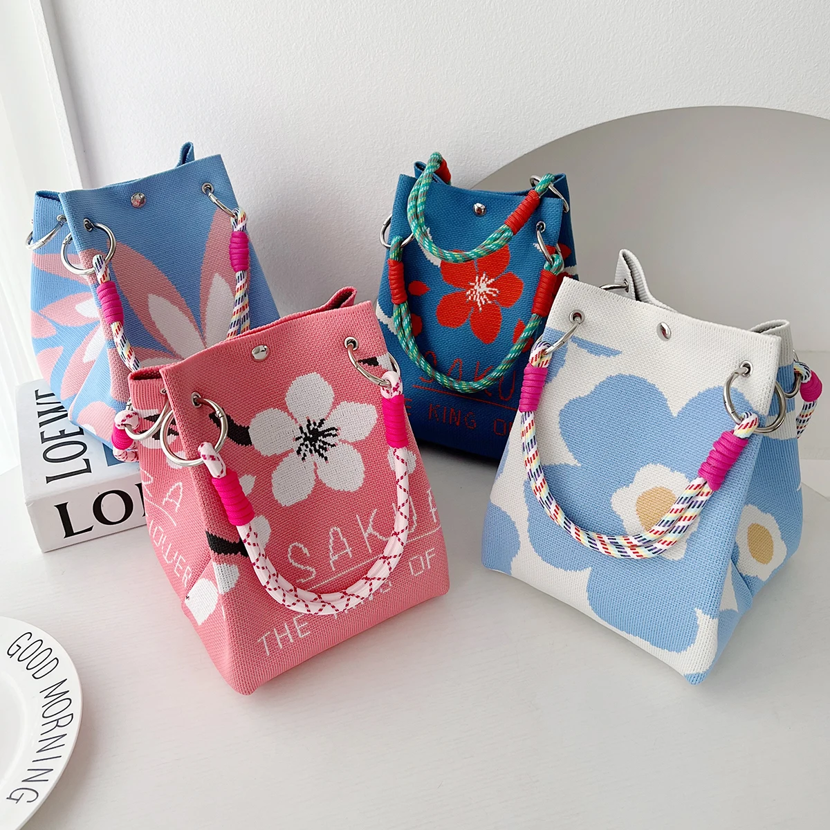 

2025 New Knitted Handbag Hollow out Flower Large Capaci Tote Bag Simple Versatile Basket Handbag Casual Plant Floral Pattern