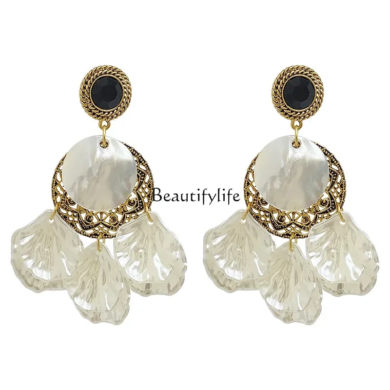 

Bohemian retro temperament shell earrings exaggerated atmosphere long fringed earrings