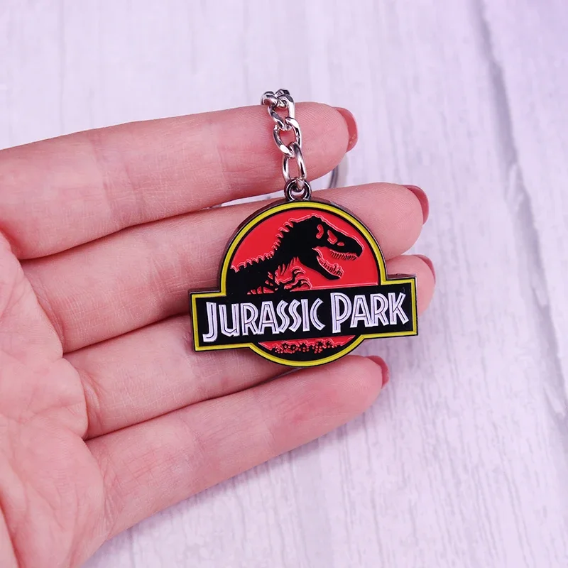 Добро пожаловать в ретро-брелок Jurasic Park, классический брелок с фильмом динозавра