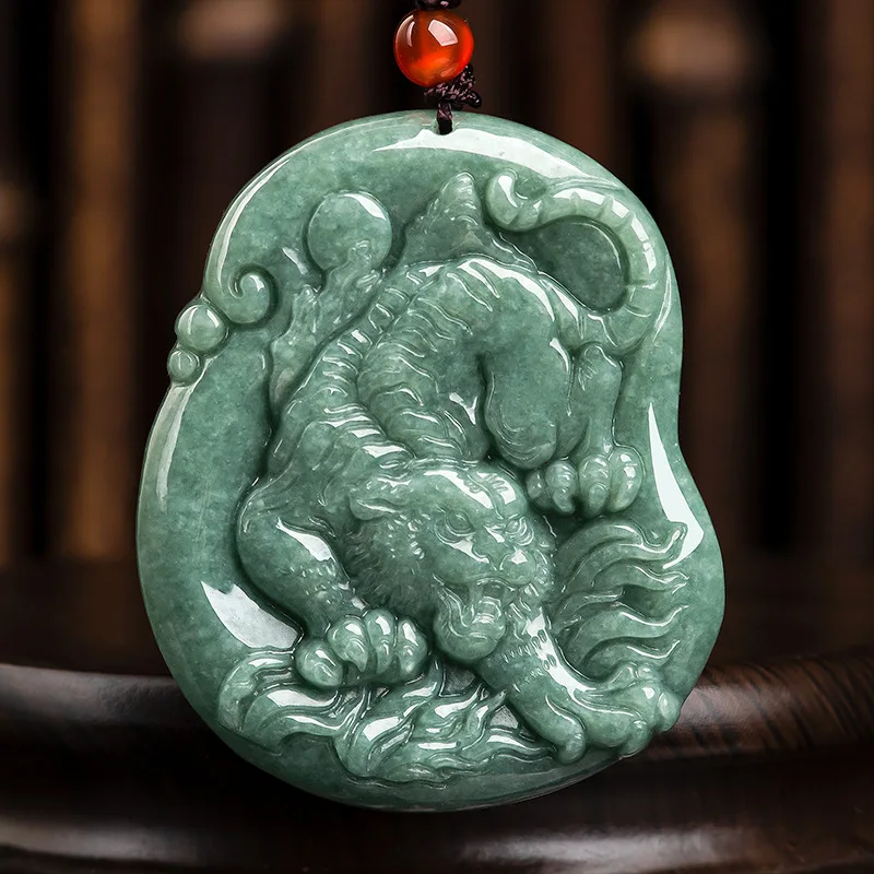 

Natural Jade A Hand-carved Bean Green Zodiac Tiger Emerald Fashion Accessories Men and Women Couples Send Certificate Gift