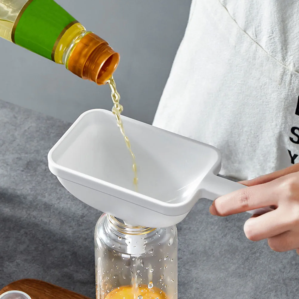 

2Pcs Plastic Funnel Sturdy Reusable Home Kitchen Vinegar Oil Seasoning Filling Easy Carry Travel Multifunctional