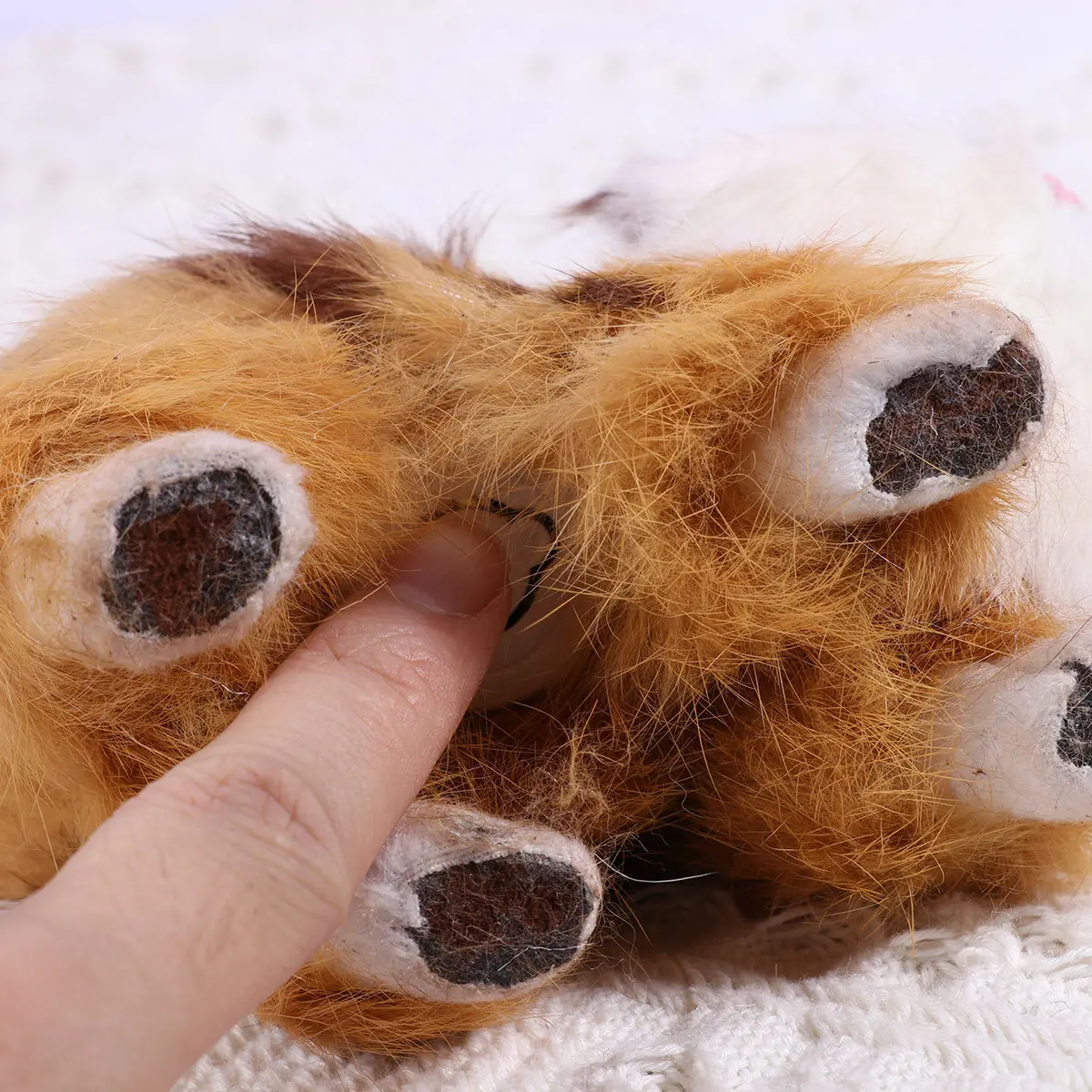 

Миниатюрные фигурки кошек со звуком, желтые, красные, маленькие статуэтки животных для дома, офиса, автомобиля, декоративные изделия, подарок, милые украшения в виде котят