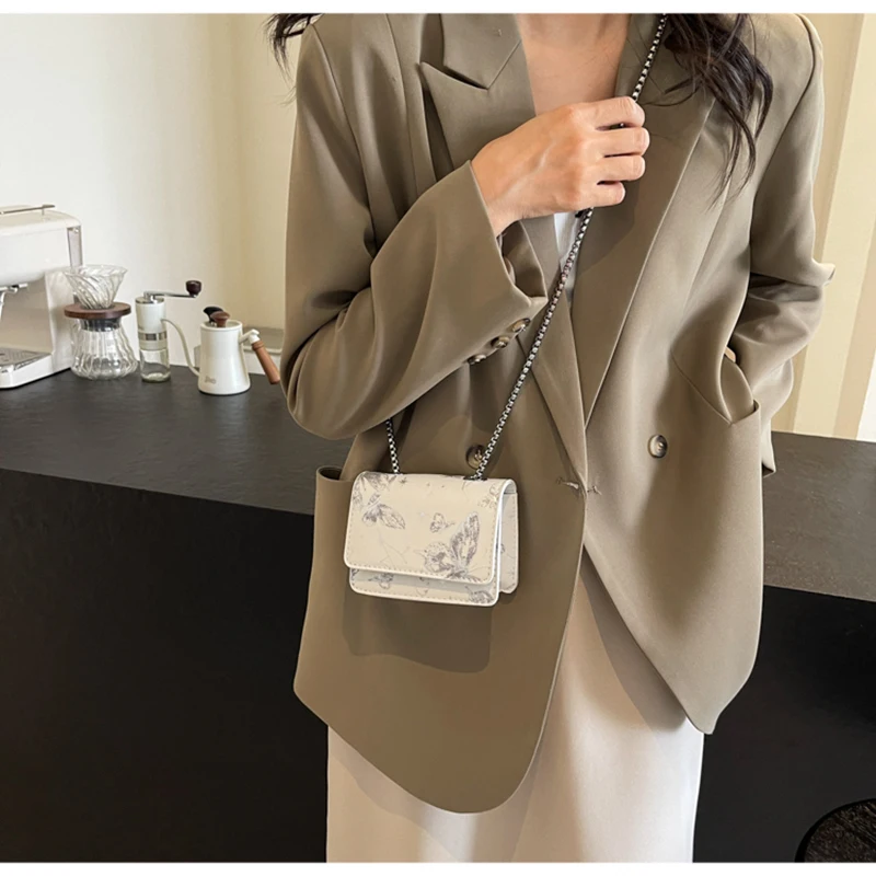 

Женская маленькая квадратная сумка с градиентным принтом бабочки и текстурой, сумка через плечо из искусственной кожи, модная цепочка, высококачественная кожаная сумка на плечо