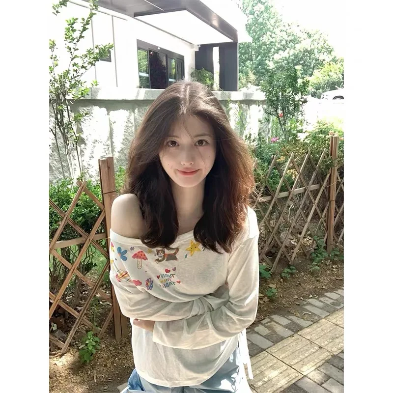 Loose Women's Long Sleeve T-Shirt Summer 2026 New Graffiti Painting Casual Design Sense Oversized Shoulder Design Top