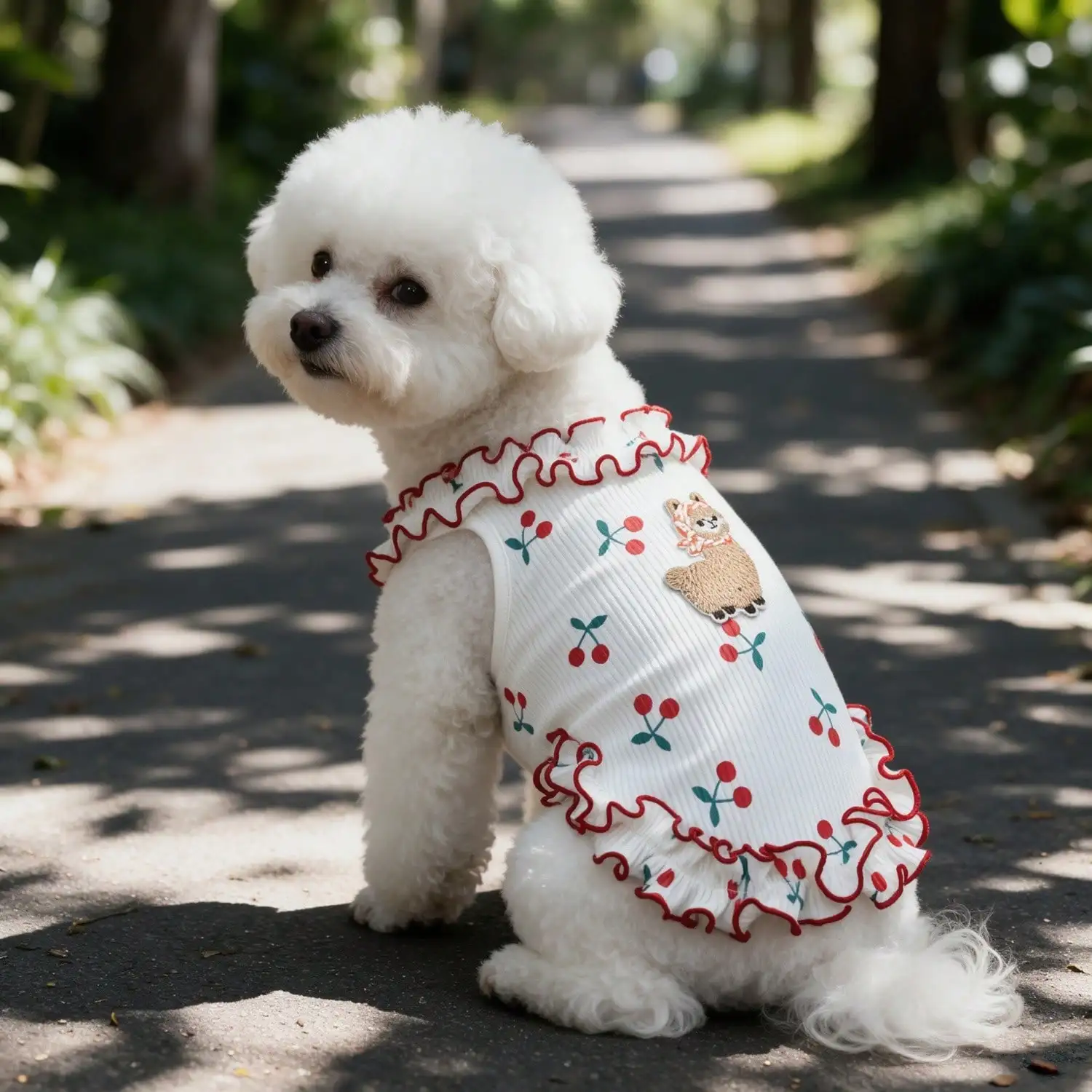 1 Stück Alpaka-Stickerei, Kirschmuster, Rüschen, ärmelloses Tanktop für kleine Hunde, ideal für den Sommer. – Detail 2