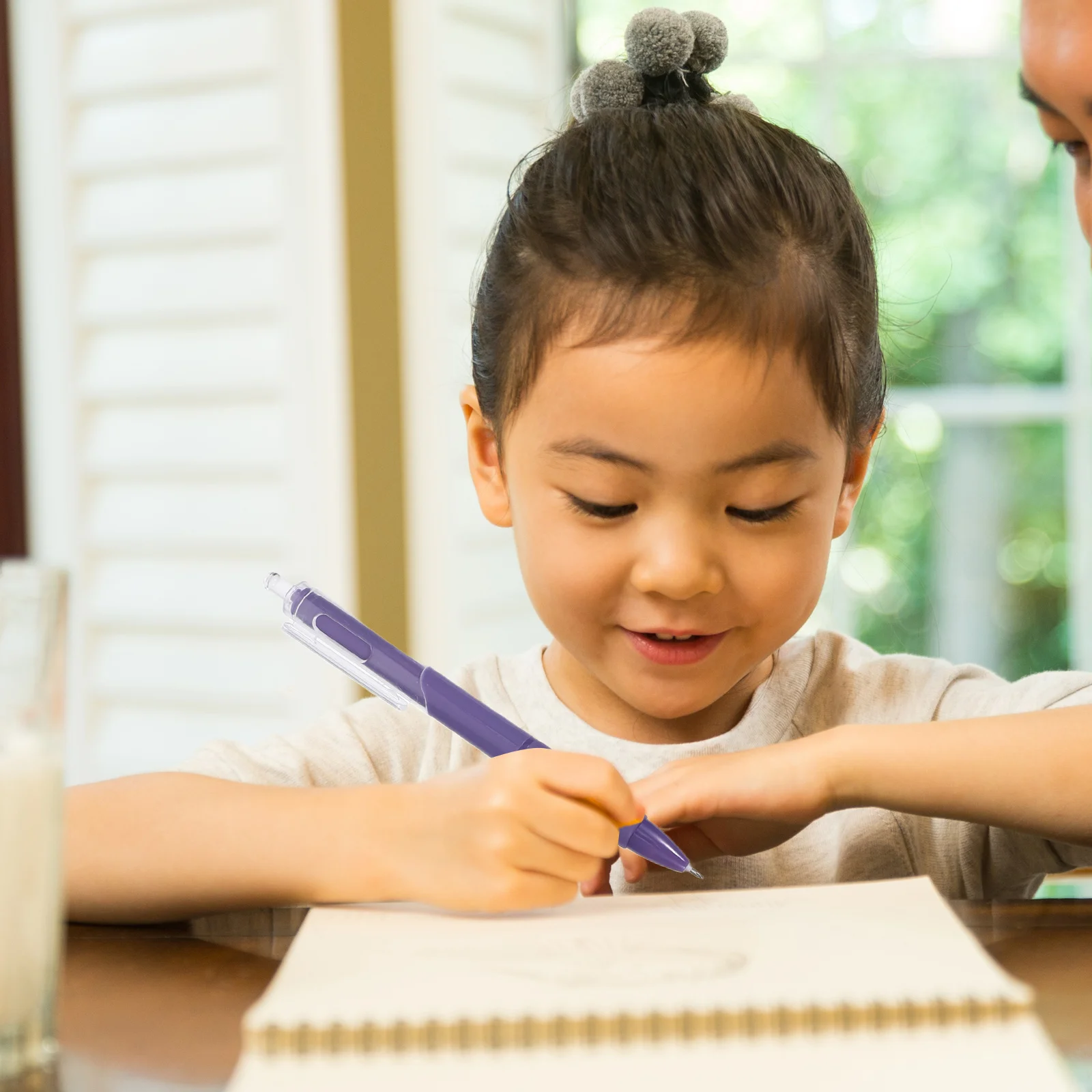 

20 штук стандартных выдвижных ручек с удобным механизмом и колпачком для офиса, школы, письма, необходимые принадлежности