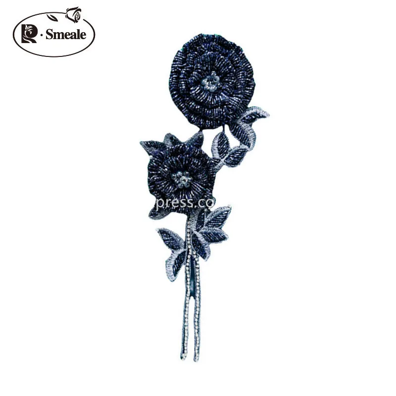 NEUE mehrfarbige handgefertigte Rosen-Brustblumen aus Perlen. Funkelnde Strass-Aufnäher. Hochzeitskleid DIY Stickerei 3D-Applikationen – Detail 12