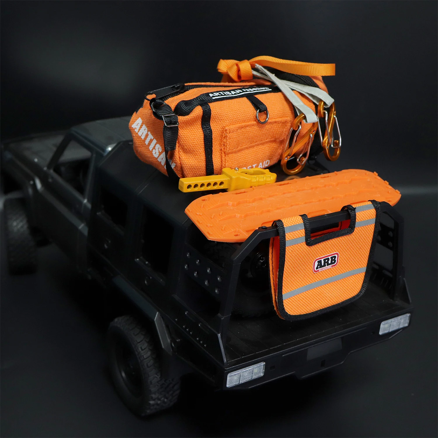 RC Simulation First Aid Kit Sand Ladder Recovery Board Rescue Rope Rescue Hook Cable Flag For 1/10 1/12 RC Crawler Car Parts