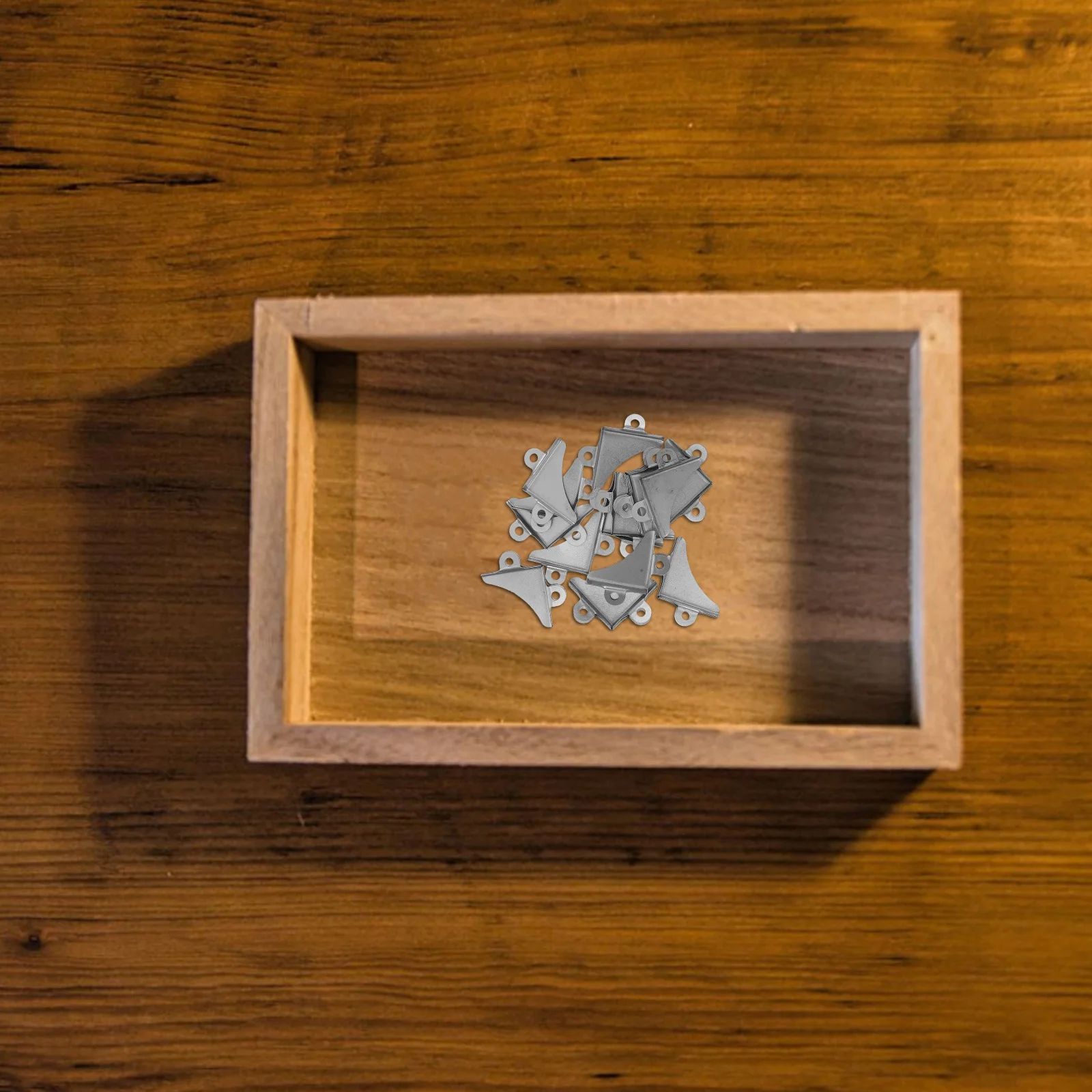 

1Sets Iron Triangle Corner Protectors Decorative Edges Covers for Wooden Boxes Picture Frames Luggage Metal Frame Protection