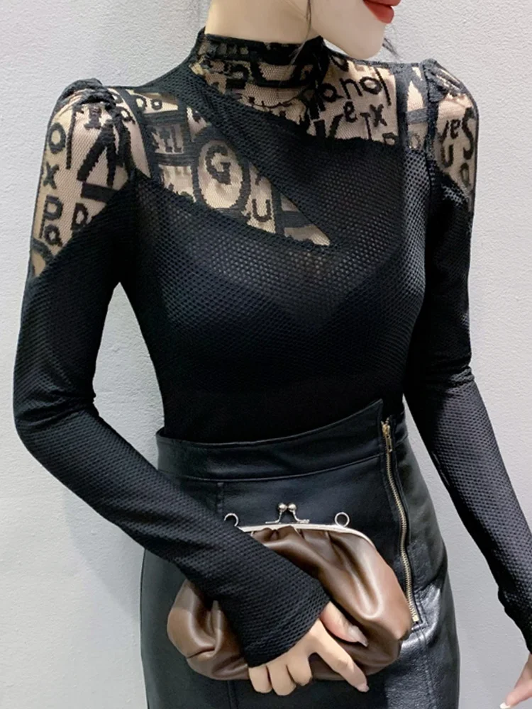 セクシーな透かし彫りロングスリーブTシャツ レディース 春新作 スリムフィット スプライシングトップス 小柄な体型向け 韓国風通勤服