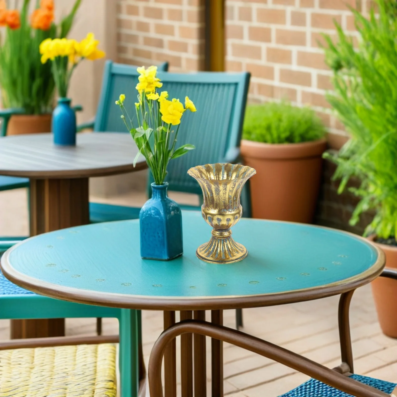 

2Pcs Vintage Iron Flower Vase Rustic Metal Planter for Dried Flowers Tabletop Display Decorative Iron Flower Holder for Home