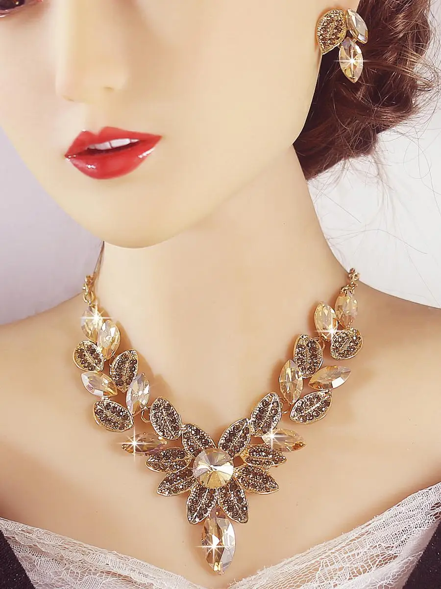 

Exaggerated Crystal Glass Nelace Set for Women Cloud Le Design Luxury Retro Faion Jewelry Full Set