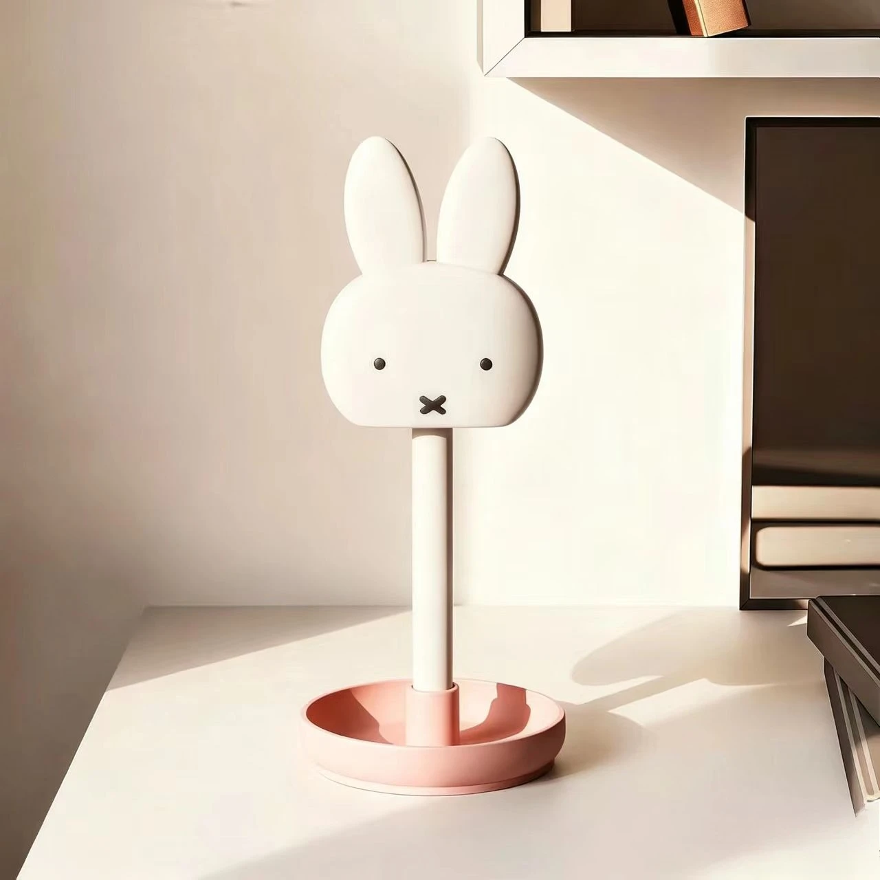 Nieuwe Miffy Persoonlijkheid Creatieve Animatie Perifere Oortelefoonhanger Cartoon Schattig Tweedimensionaal Desktop Opbergornamenten Cadeau