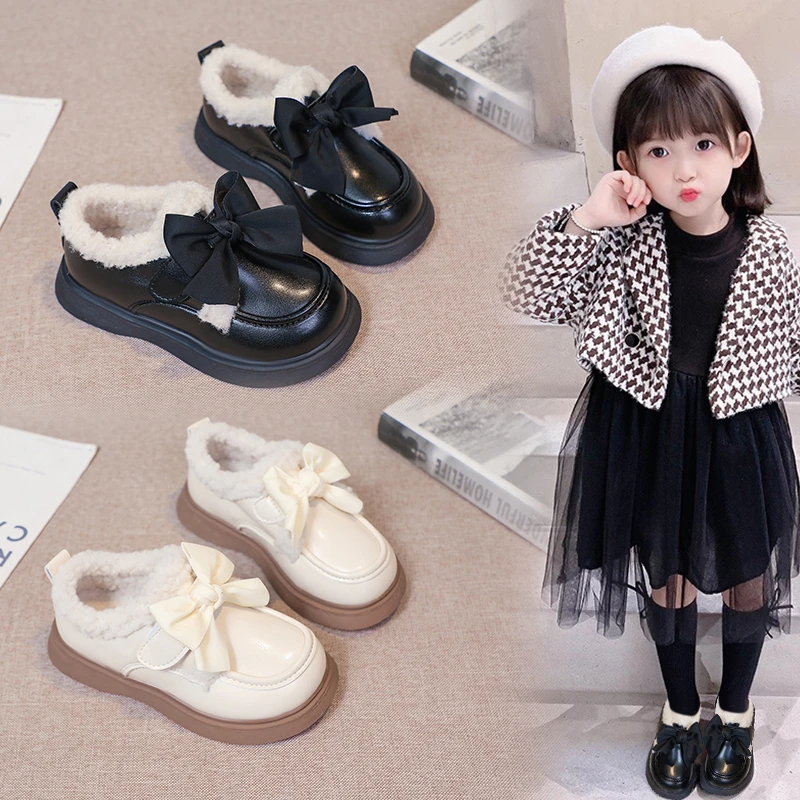 

Кожаные туфли в стиле принцессы, новинка 2023 года, зимние модельные туфли с плюшевой подкладкой для девочек, нескользящая классическая школьная обувь Мэри Джейн на мягкой подошве