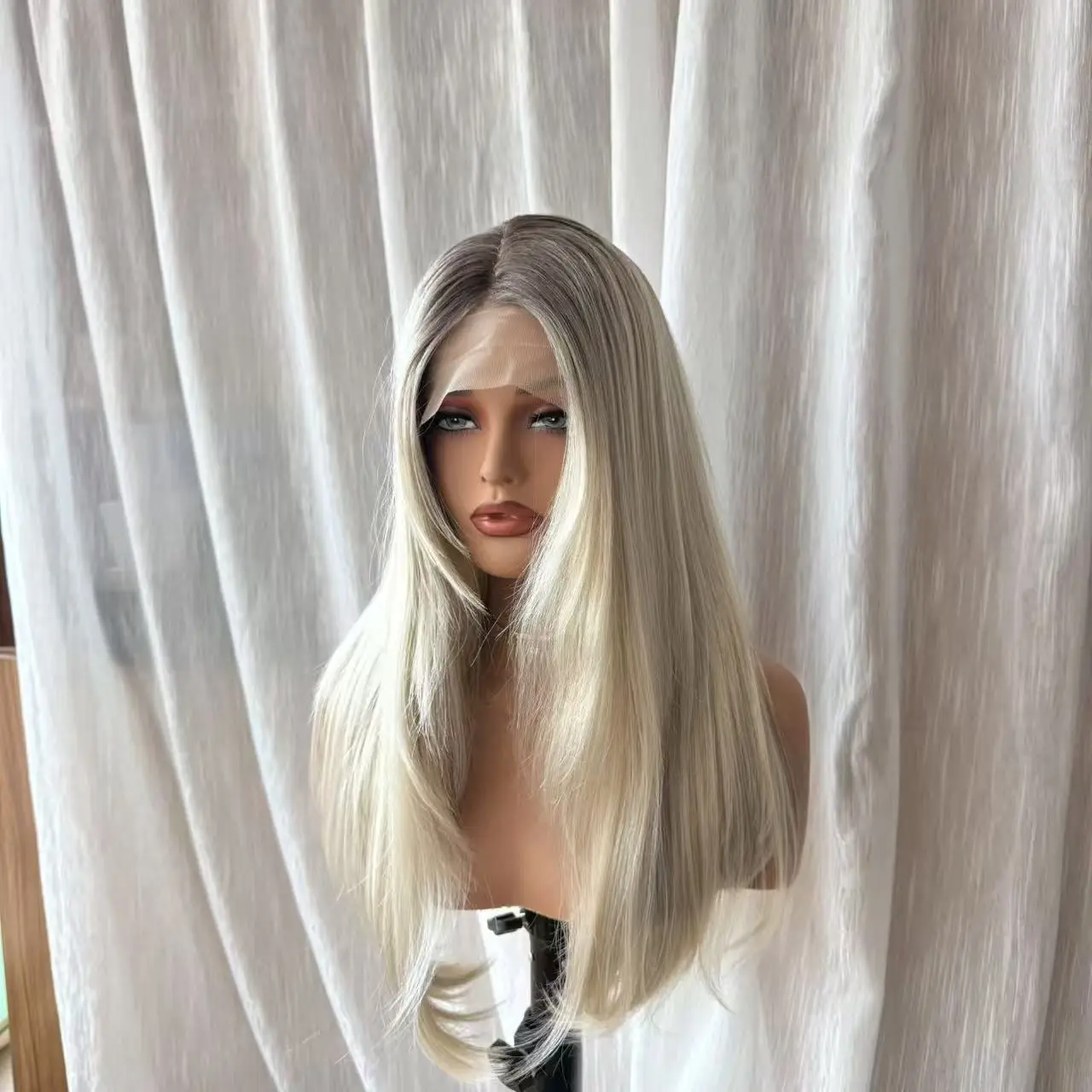 13x4 Lace Front Wigs for Women Hand Tied Synthetic Silver Ombre Heat Resistant Wigs Pre Plucked Natural Hairline