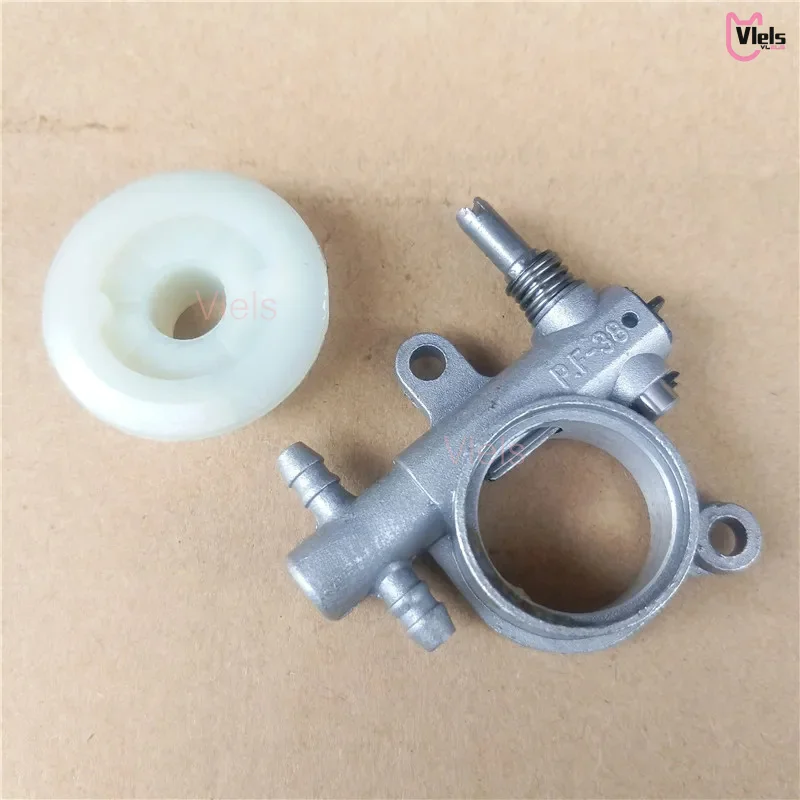 50160207 Oil Pump And Worm Gear Assembly For Oleo Mac 925 GS260 Mini Chainsaw Oiler Assembly Repair Spare Kit 1