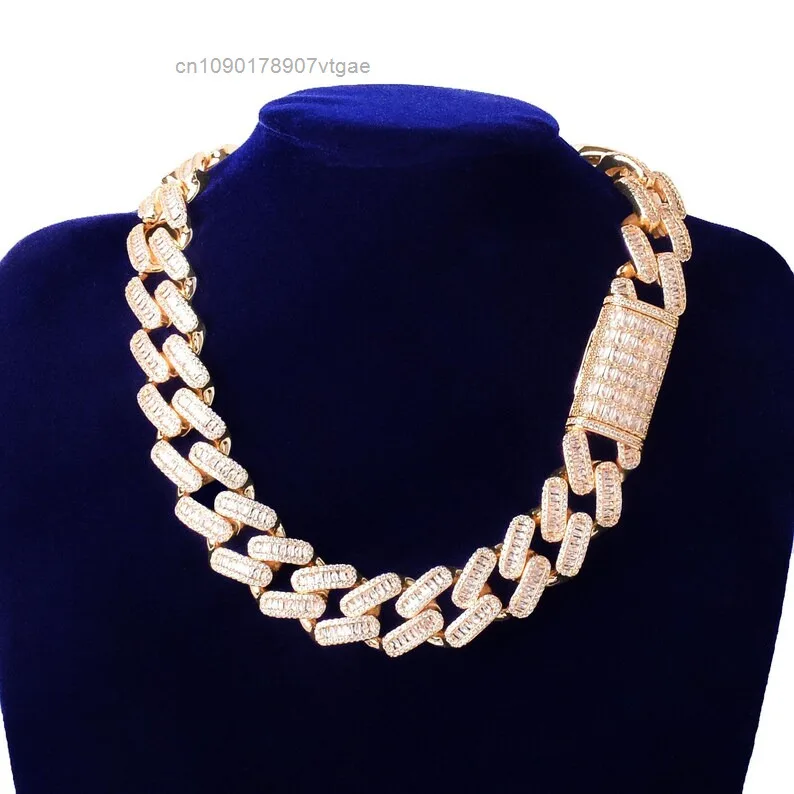 Hiphop 18mm Cuban Link Chain Iced Out Men Necklace VVS Baguette Diamond 925 Silver Miami Moissanite Cuban Chain.