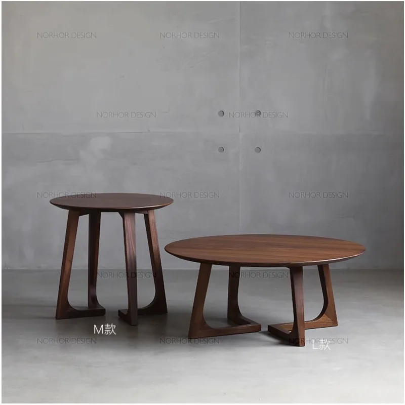 Simple solid wood corner in the bedroom