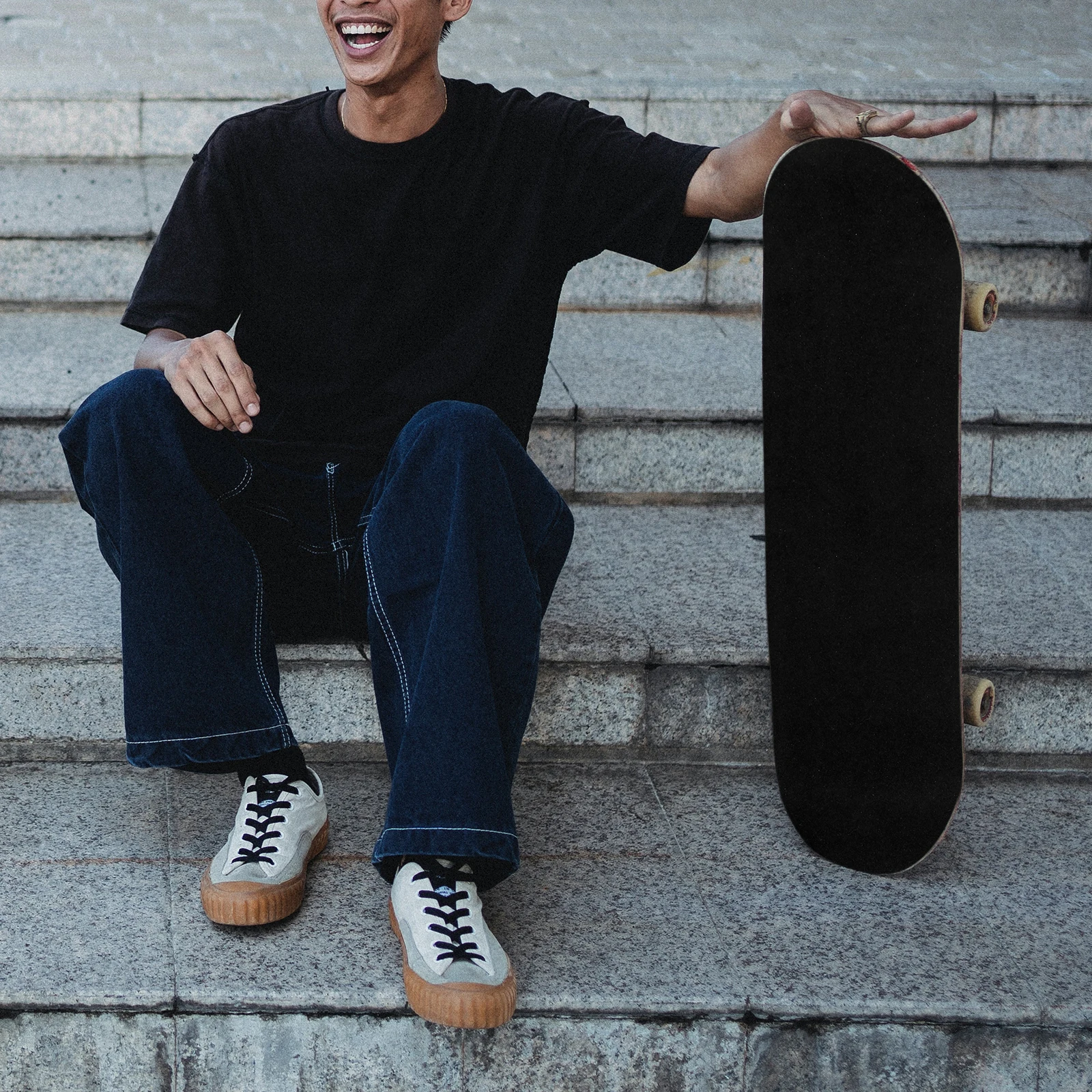 

Anti-slip Sandpaper Grip Tape Roller Board for Skateboards Traction Dry Wet Abrasive Four Wheels