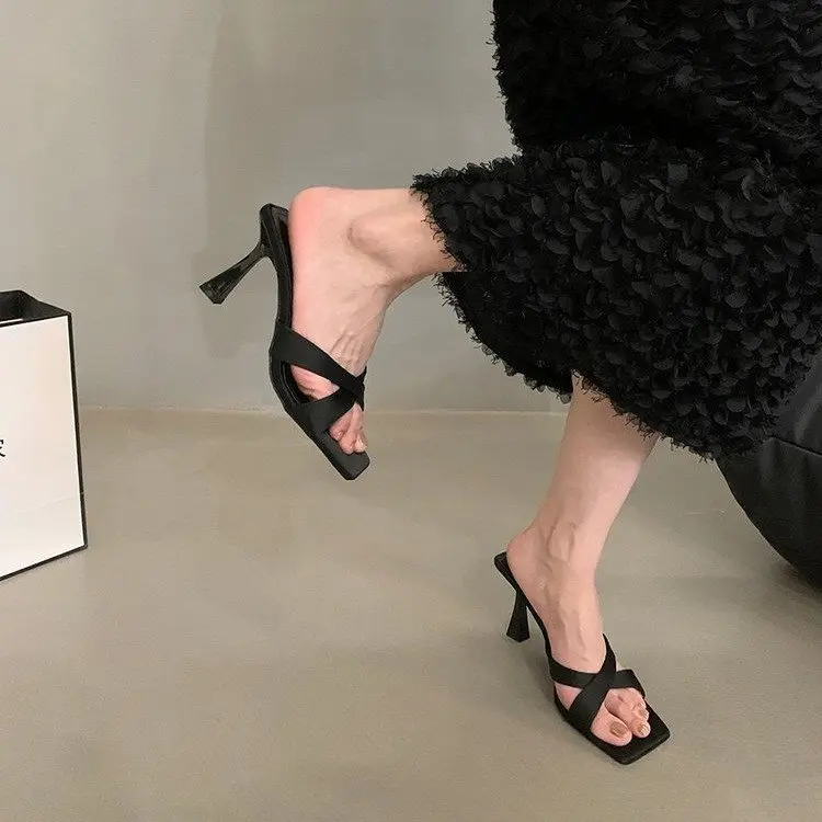 Low Female Shoes Womens Slippers Outdoor Cross-Tied Thin Heels Lady Med Square Toe Rubber Flip Flops Slides 2025 Girl Hawaiian R image 4