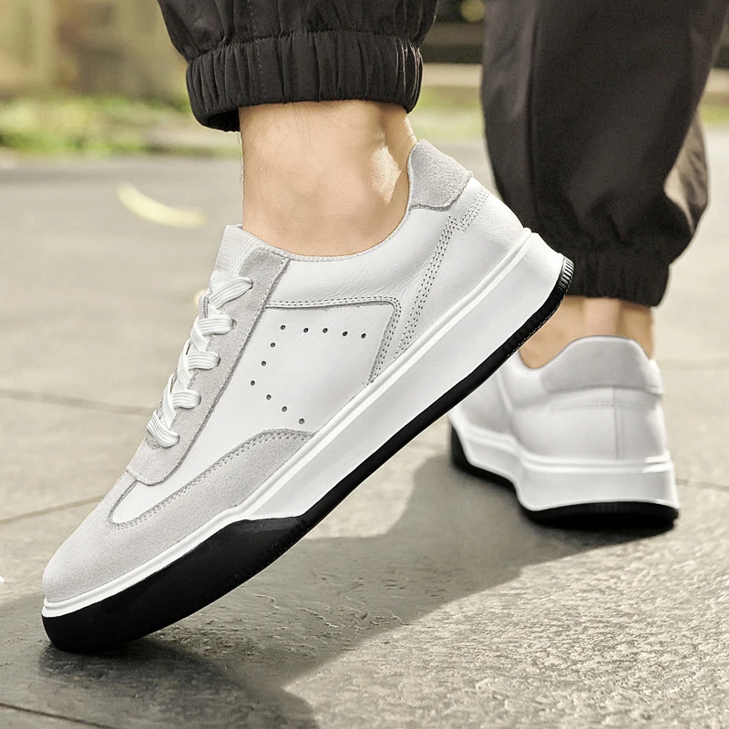

Men's leather comfortablefashionable and casual sneakers for autumn 2025