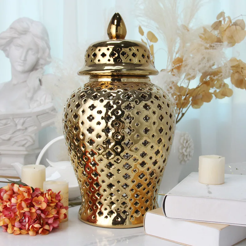 Pierced Gold Ceramic Vase Ginger Jar with Lid Hollow Out Storage Jar Bud Vase Carved Lattice Temple Jar for Room Home Decorative
