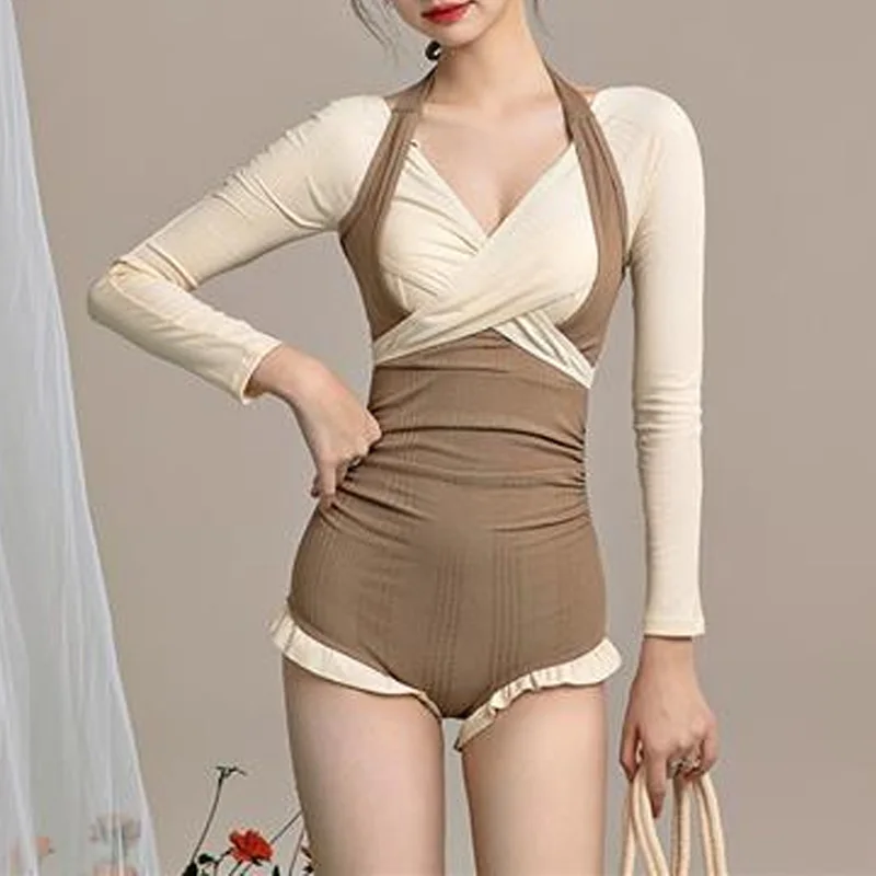 2023 Summer Vacation Pure Desire Wind Long Sleeved Conservative Soak in Hot Springs Cover Your Belly Chest Pads Gather Bikini