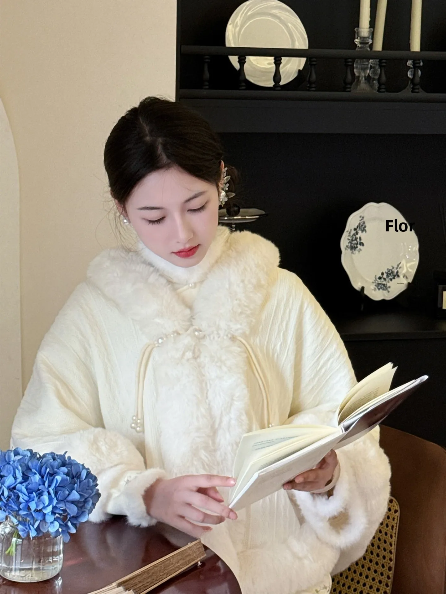 白い新中国風改良チャイナドレス刺繍フリースハイカラー長袖ミッドレングスガウン暖かいエレガントな国民風ドレス