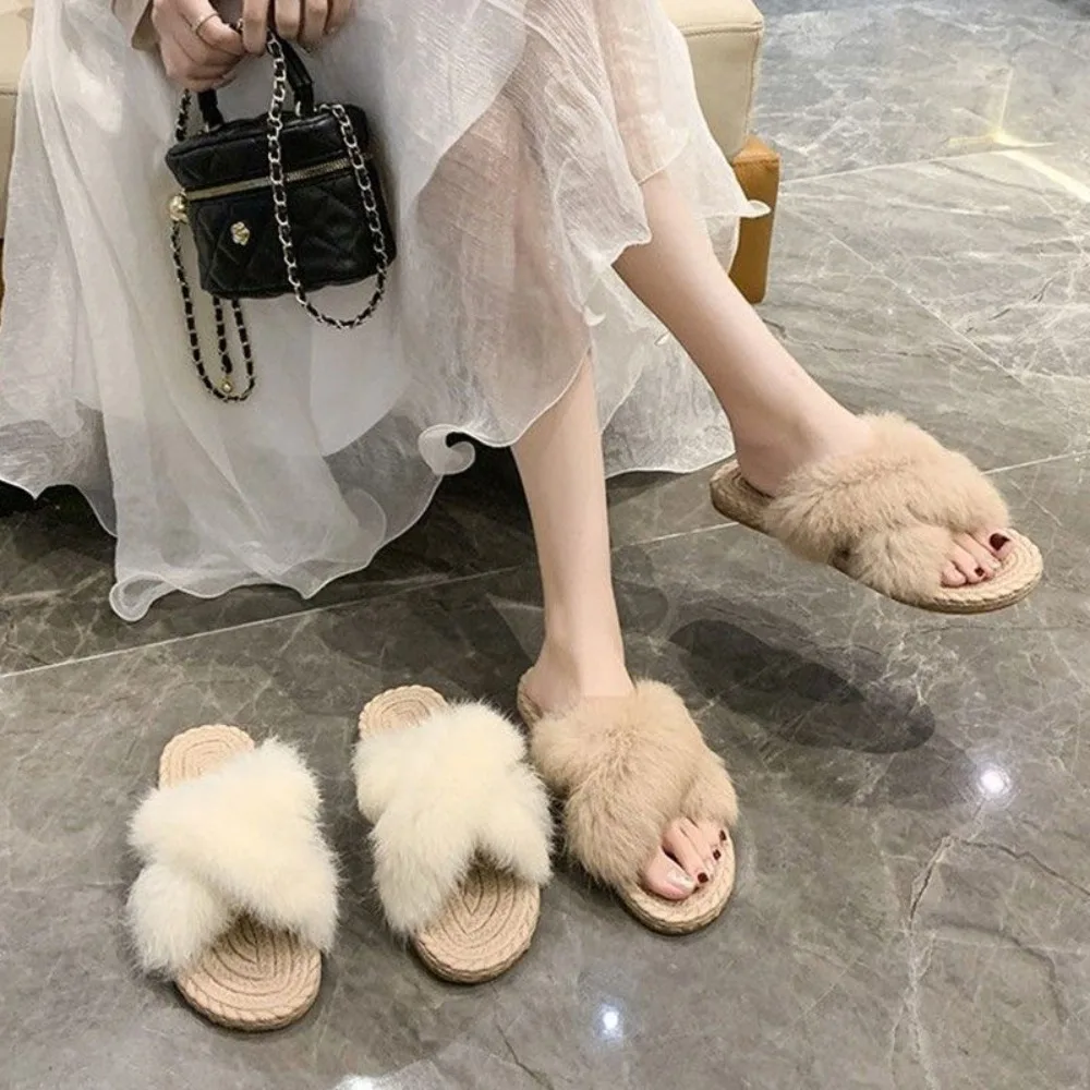 2024 New Summer Internet Celebrity Cross Belt Out Wear Non slip Beach Plush Flat Bottom Fury Slippers