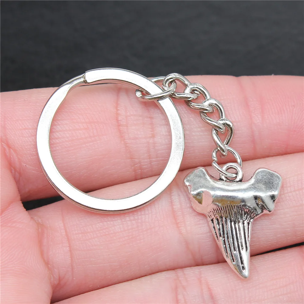 Keychain Holder Dropshipping Vintage Handmade Antique Silver Color 22x19mm Shark Tooth Pendant Keyring