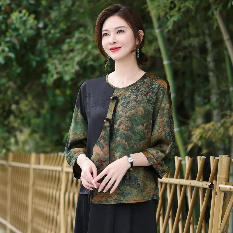 

Женская зеленая блузка в китайском стиле с круглым вырезом, коротким рукавом, жаккардовым узором и асимметричной застежкой на пуговицах-лягушках