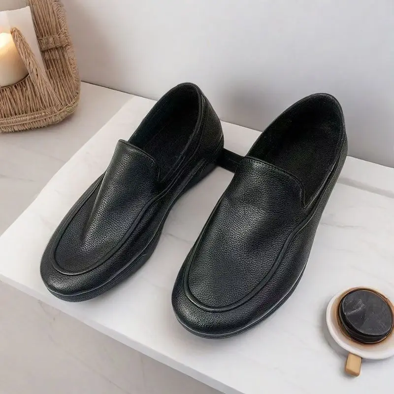 

Black Slip-on Round Toe Soft Breathable Men's Leather Shoes Low Price in Promotion Comfortable Designer Social Male Casual Shoe