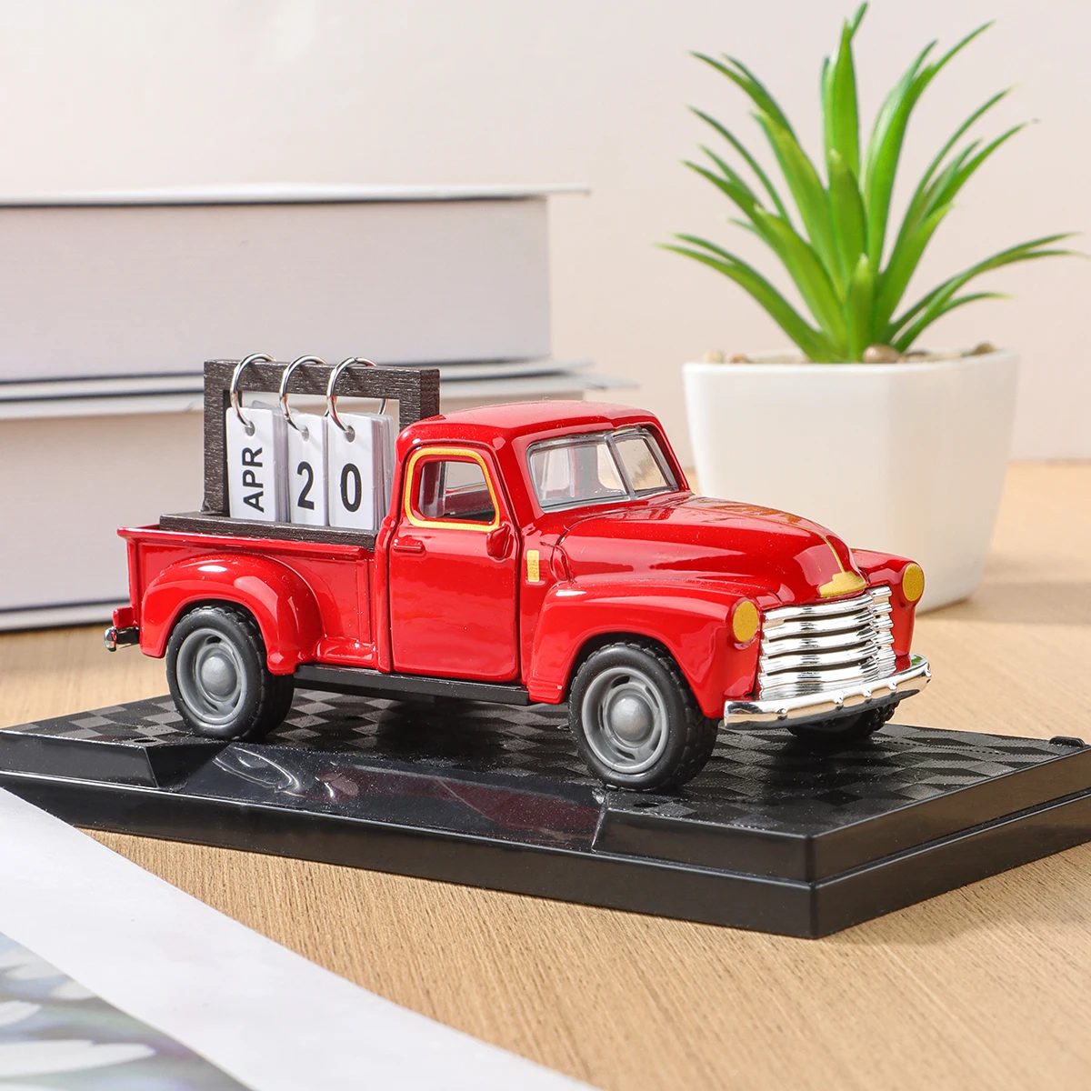 Mini Retro Red Pickup Truck Car Calendar Creative Ornament, Alloy Car Model Base with Flip-Page Date Decoration