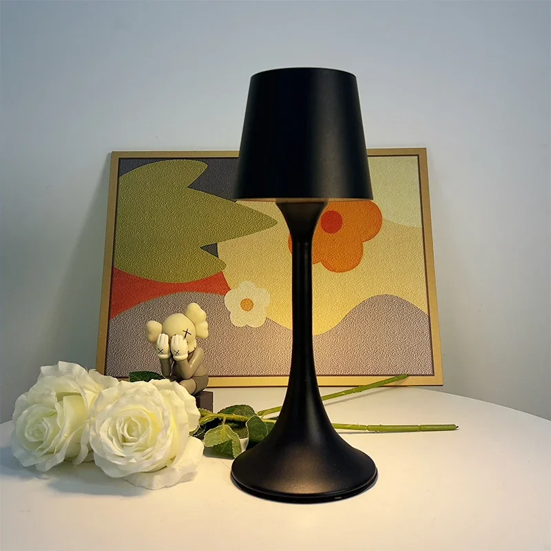 Nordic minimalist simple living room table lamp modern designer hotel rechargeable table lamps