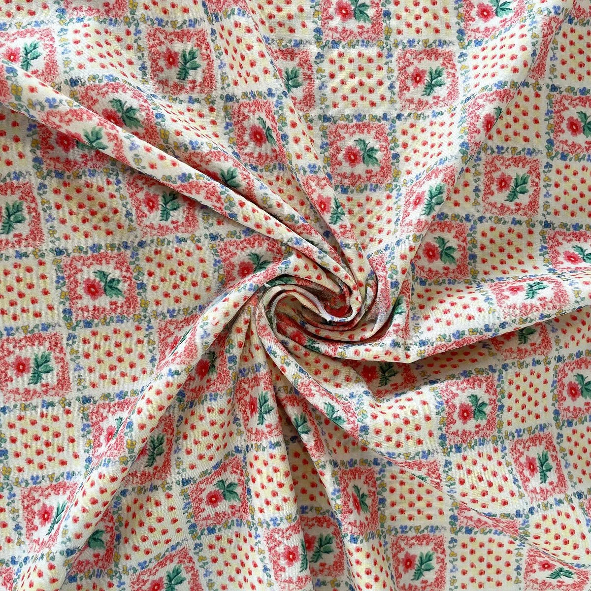 145x50cm Artistic and Fresh Pink Checkered Floral Fabric Japanese and Korean Style Half Meter Dress Clothing DIY Materials