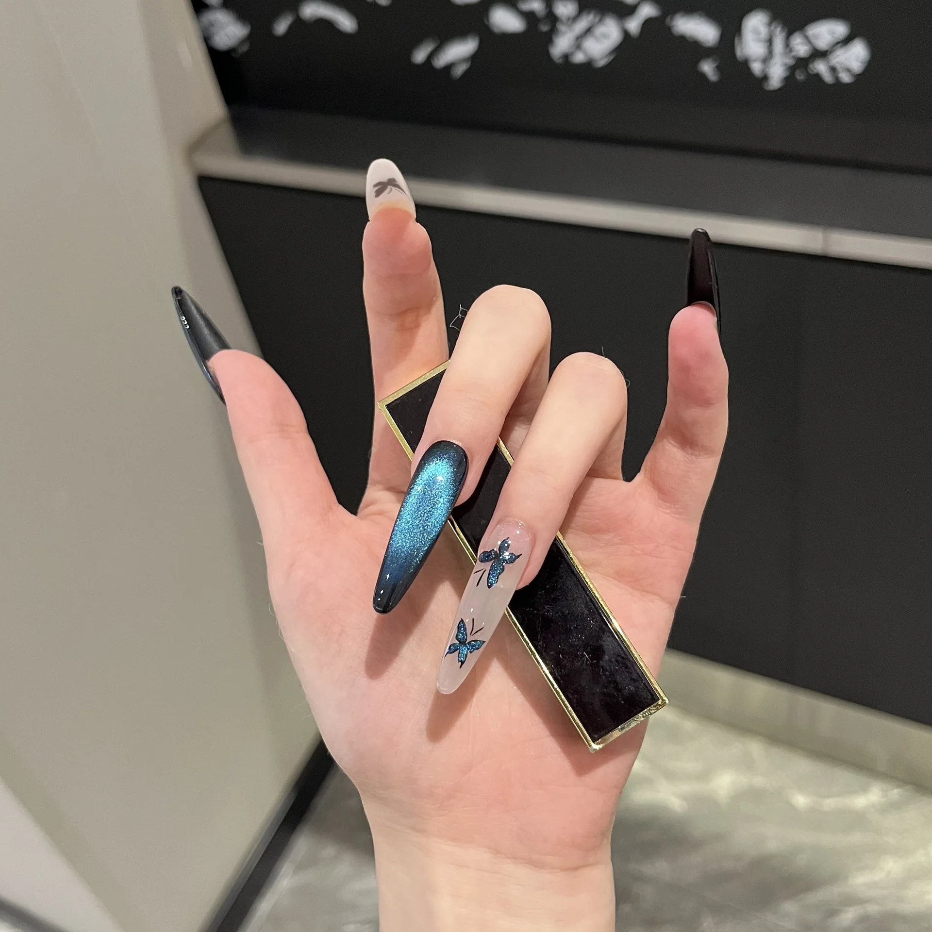 10 pezzi fatti a mano stampa sulle unghie medio ovale blu farfalla magica perla di vetro occhio di gatto unghie finte per donne e ragazze unghie rimovibili