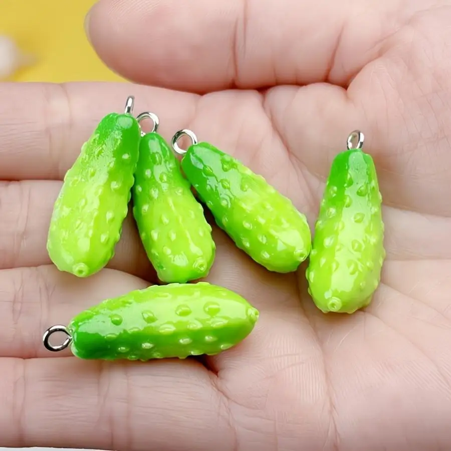 Grünes Harz, 1 Stück Gurken-Charms – Imitations-Anhänger für DIY-Schmuck, Bastelbedarf – künstliche Gemüse-Anhänger für Ohrringe