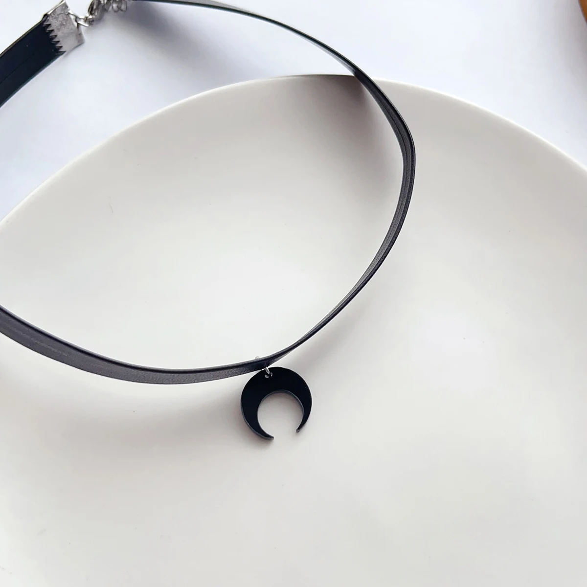 Simple sweet and cute retro black PU acrylic Moon pendant choker neck neckband Choker collar choker necklace women