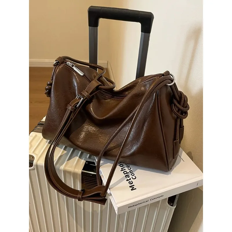 

Trendy Boston Bag Women Large Capaci New Autumn Winter Versatile Crossbody Bag Commuting Pillow Bag Soft PU Leather