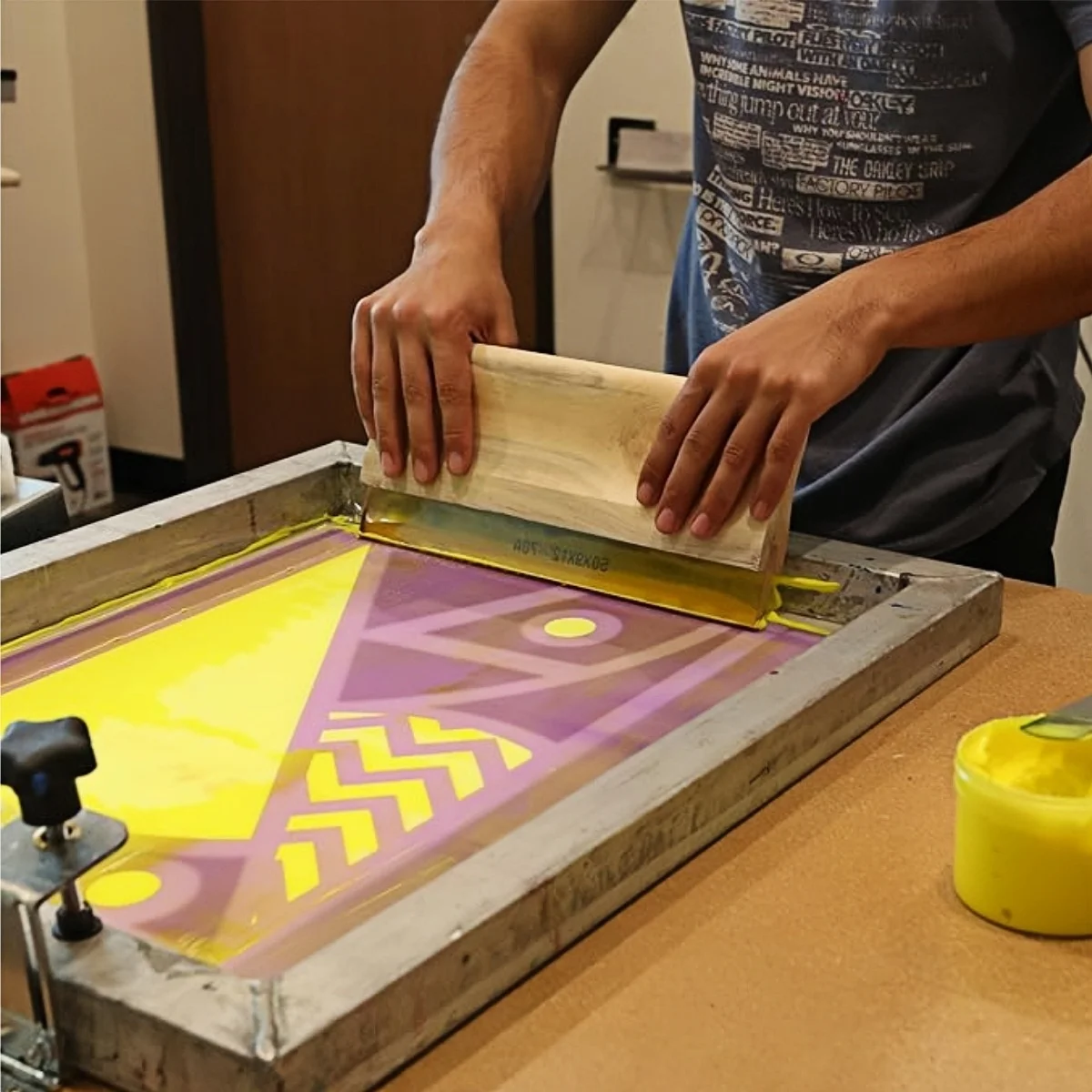 Aluminum Silk Screen Frame 43 × 31cm with 300 Mesh 120T Yellow Pre-Stretched Silk Screen Printing Frame for Printing Machine