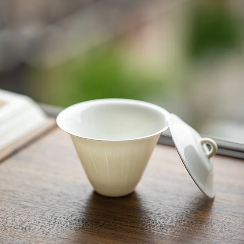 Off-white Porcelain Gaiwan with Vertical Texture – Thin, Heat-Resistant Lidded Bowl for Gongfu Tea Ceremony