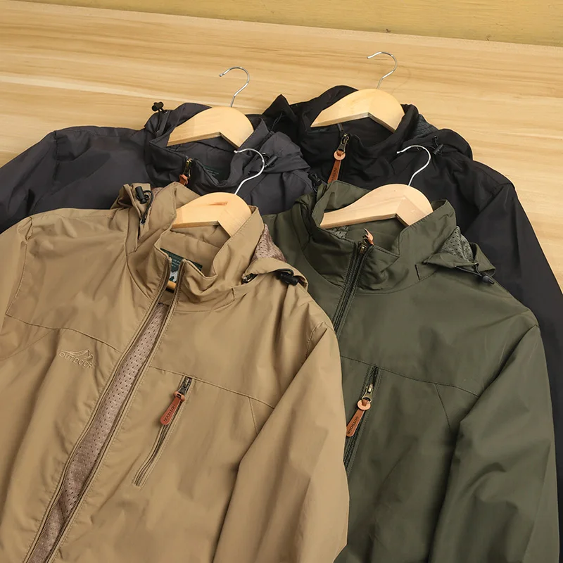 Waterproof Outdoor Men's Jacket Lightweight Windproof Technology Three-Proof Fabric Detachable Cap Climbing Coat Zipper Closu...